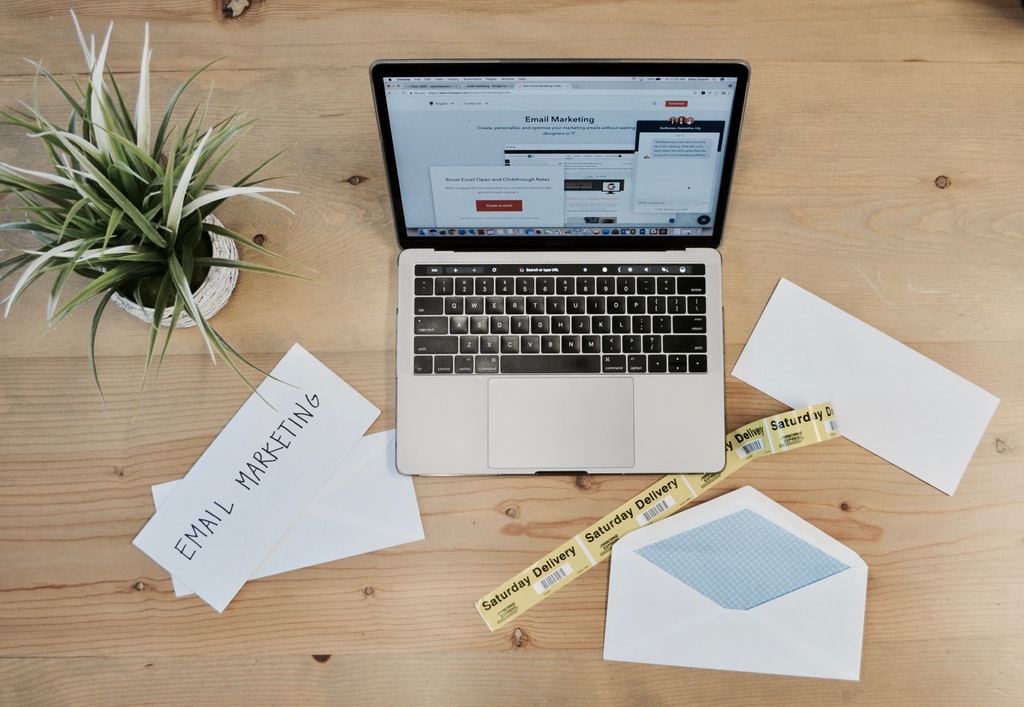 ordinateur-email-marketing L'automatisation marketing de manière imagée